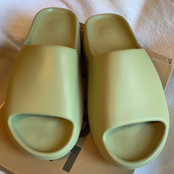Adidas Yeezy Slide Resin Color Sz 11 main image 10